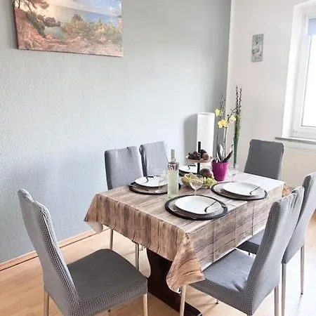 Apartment Mit Gartenzugang