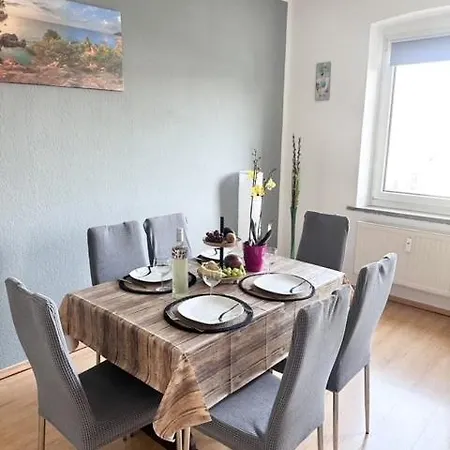 Apartment Mit Gartenzugang
